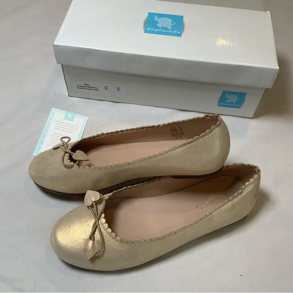 ELEPHANTITO SCALLOPED BALLERINA SUEDE GOLD.Size 4
